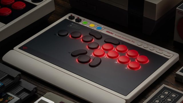 8BitDo Arcade Controller Pro với kê tay nam châm