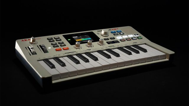 Akai MPC Sample Key với bàn phím 25 phím và cụm điều khiển