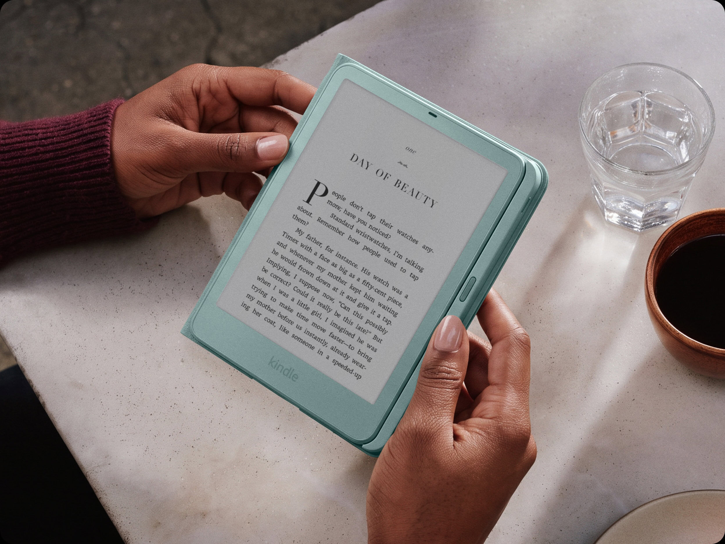 Amazon Kindle với ốp Page-Turn Cover