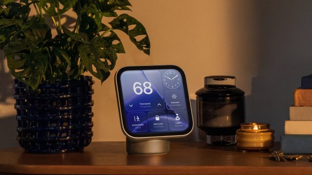 Apple HomeView trên mặt bàn hiển thị các tiện ích nhà thông minh