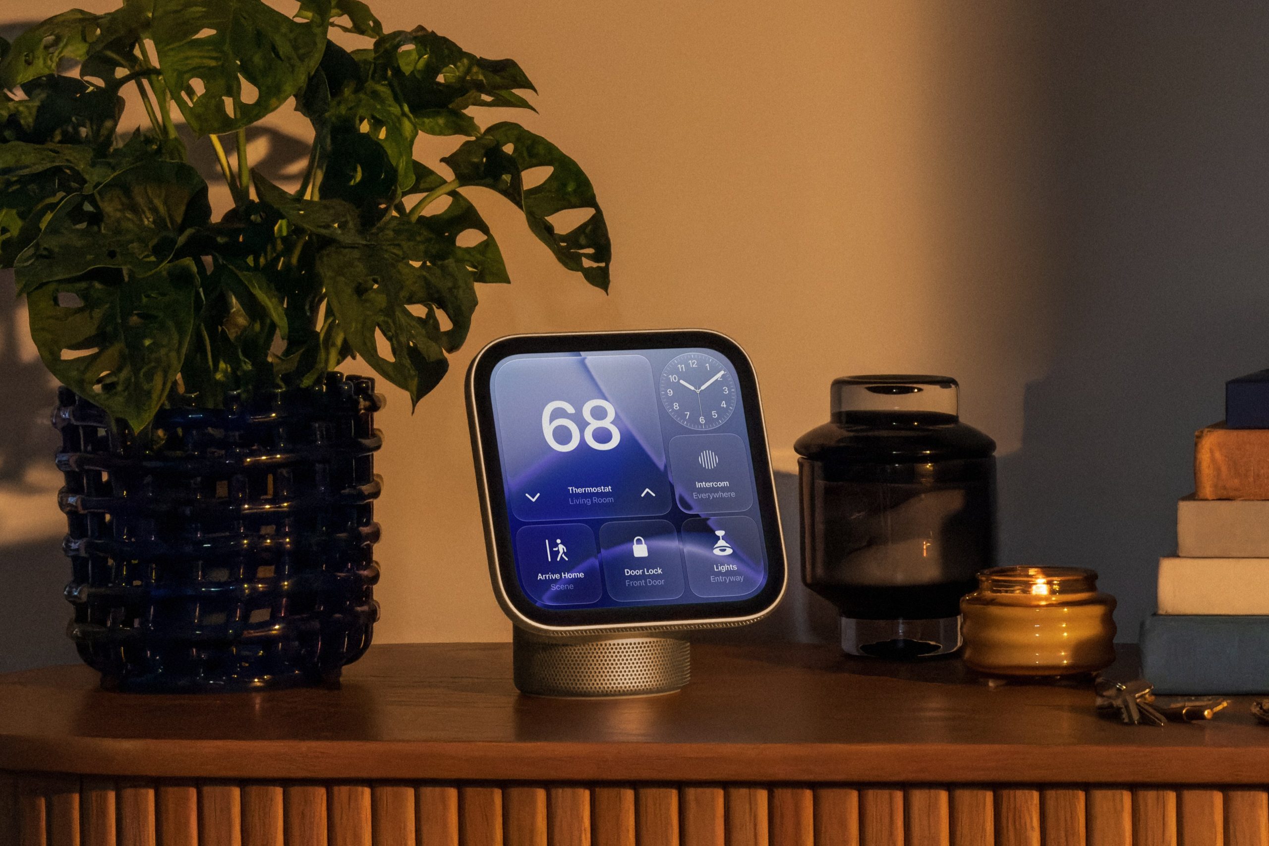 Apple HomeView trên mặt bàn hiển thị các tiện ích nhà thông minh