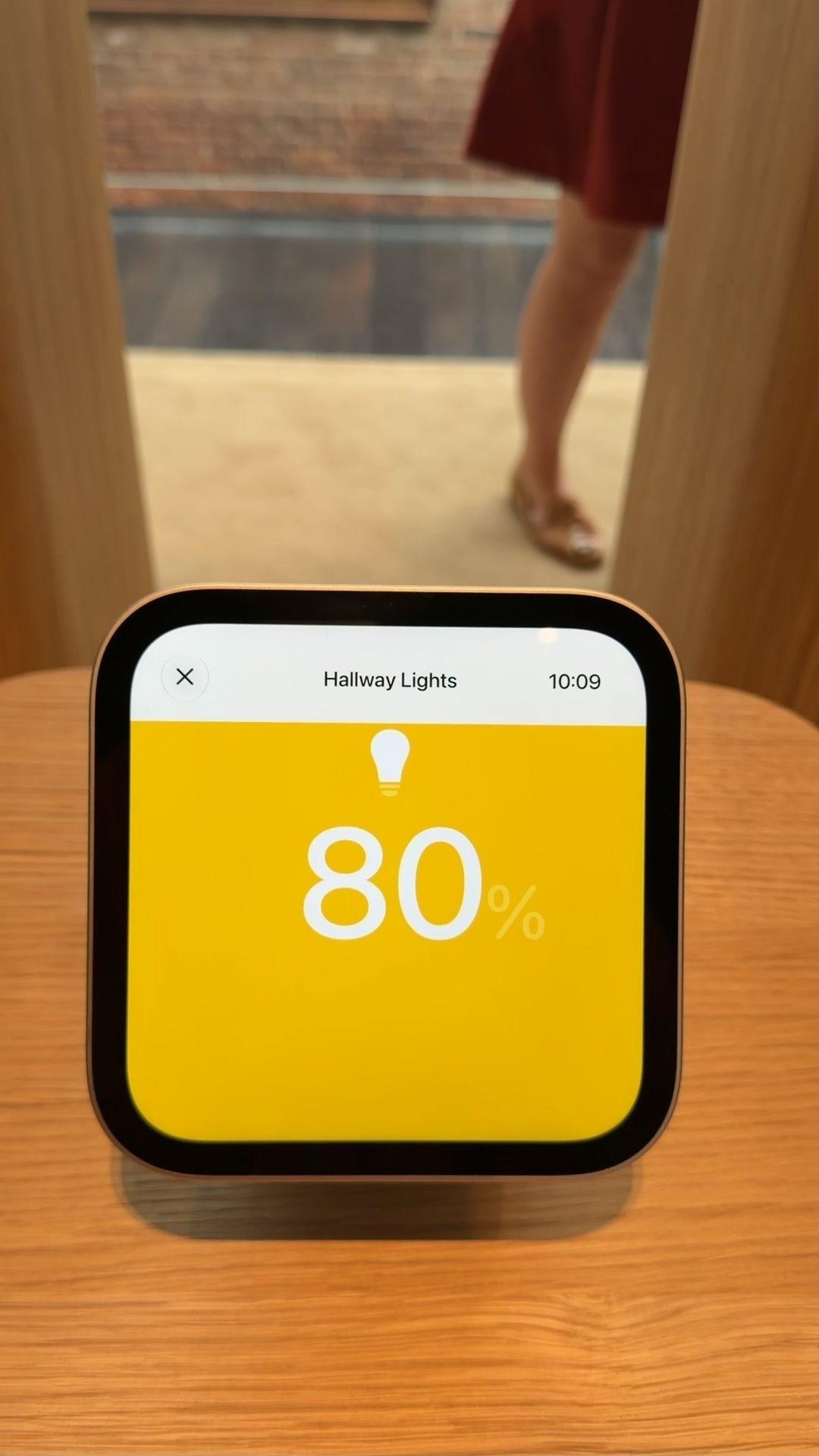 Apple HomeView dùng trong nhà
