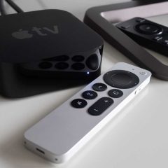 Apple TV 4K cùng Siri Remote