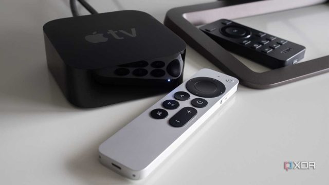 Apple TV 4K cùng Siri Remote