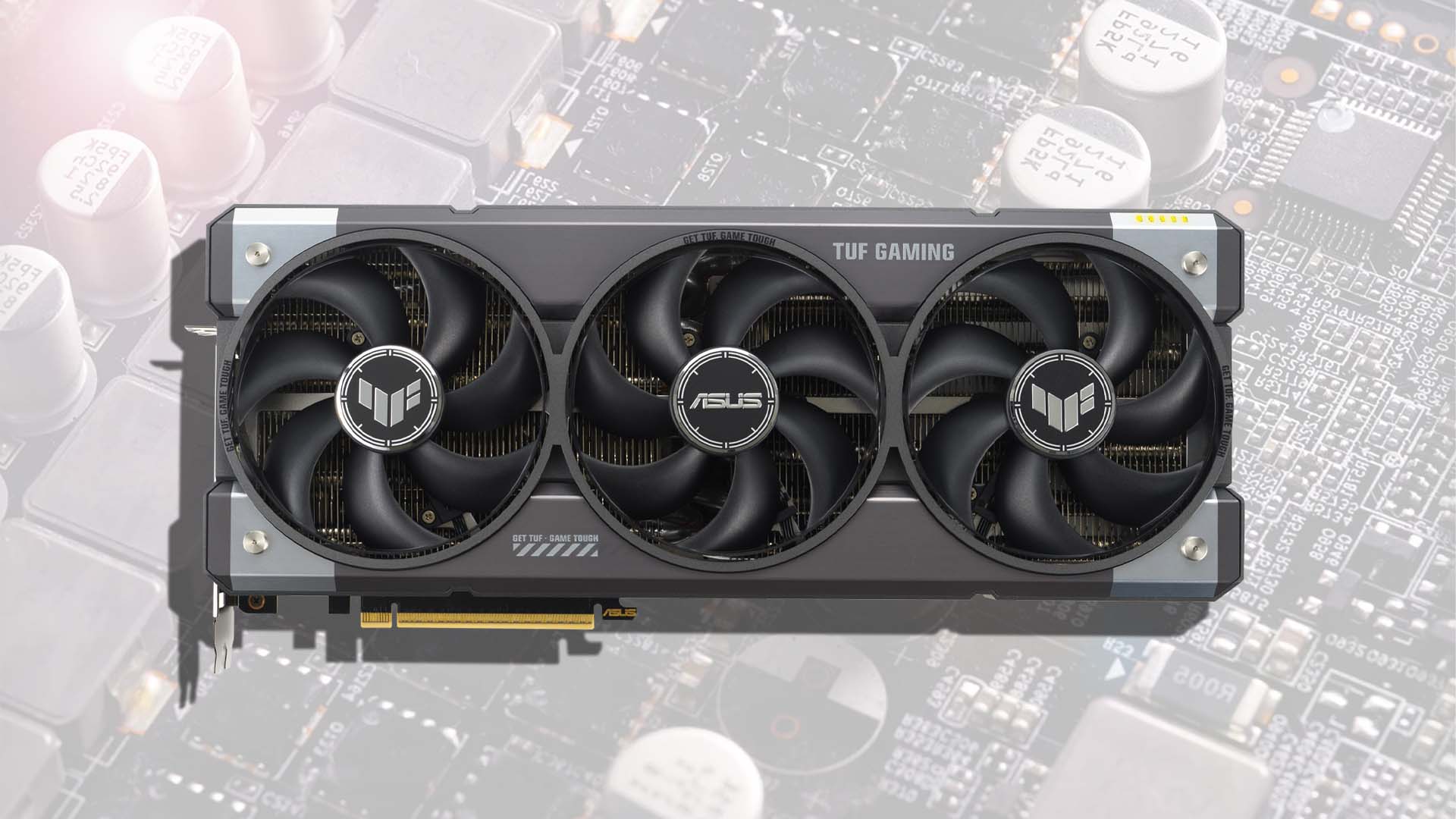 ASUS TUF Gaming RTX 5080 OC với ba quạt tản nhiệt trên nền bo mạch