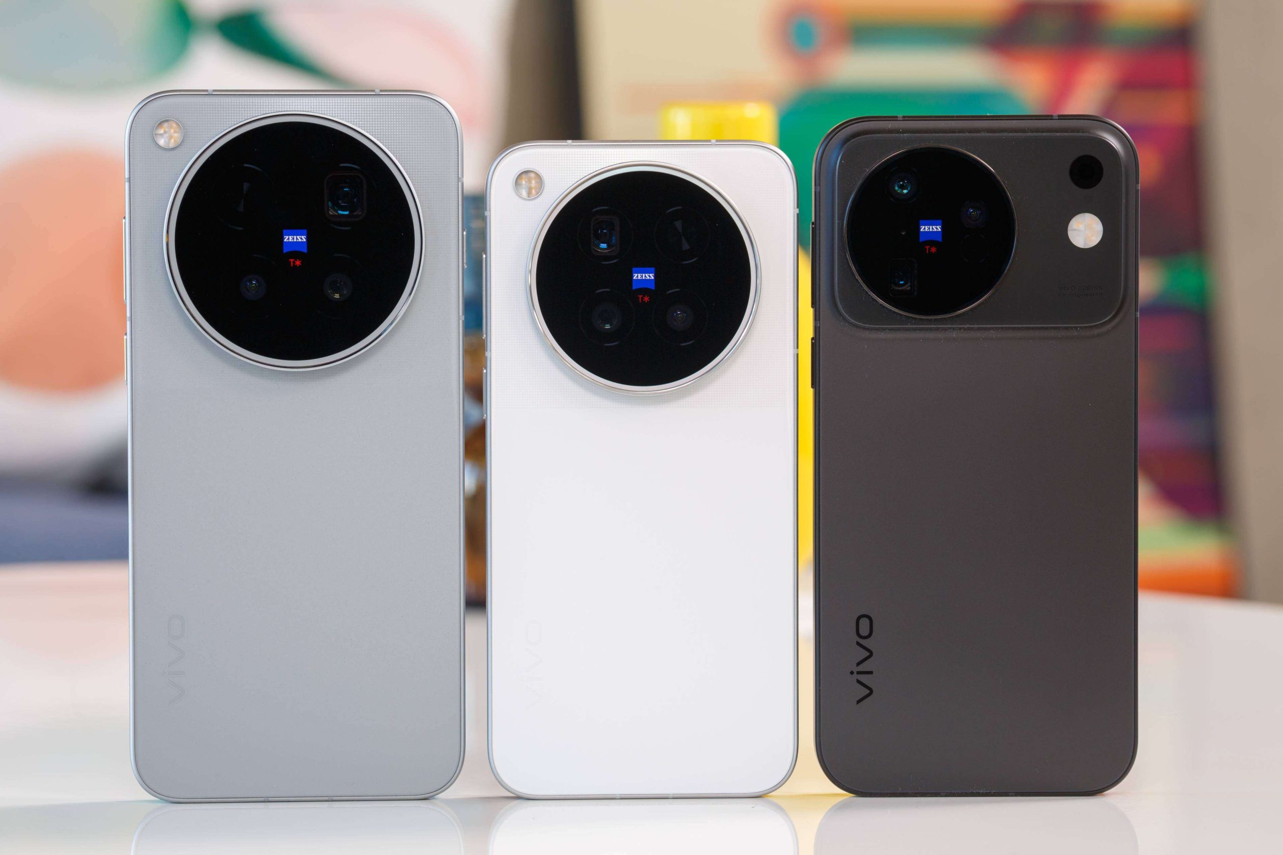 Ba máy vivo X500 nhìn từ mặt lưng