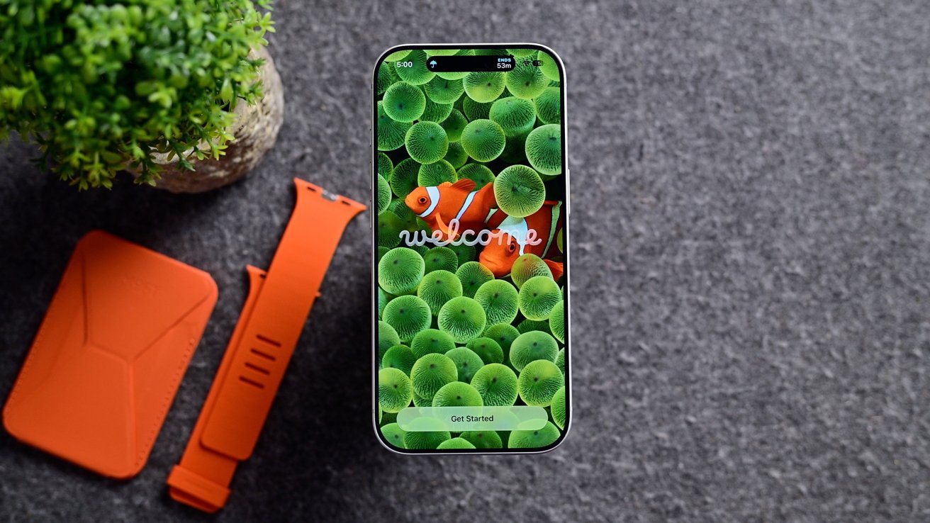 Biểu tượng iOS 27.2 cạnh iPhone