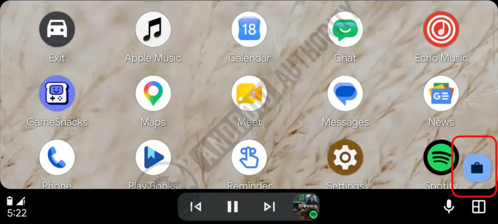 Biểu tượng Work Profile ở ngăn ứng dụng Android Auto thử nghiệm