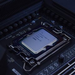 Bộ xử lý Intel Core i9-14900K được lắp đặt trên bo mạch chủ Z790
