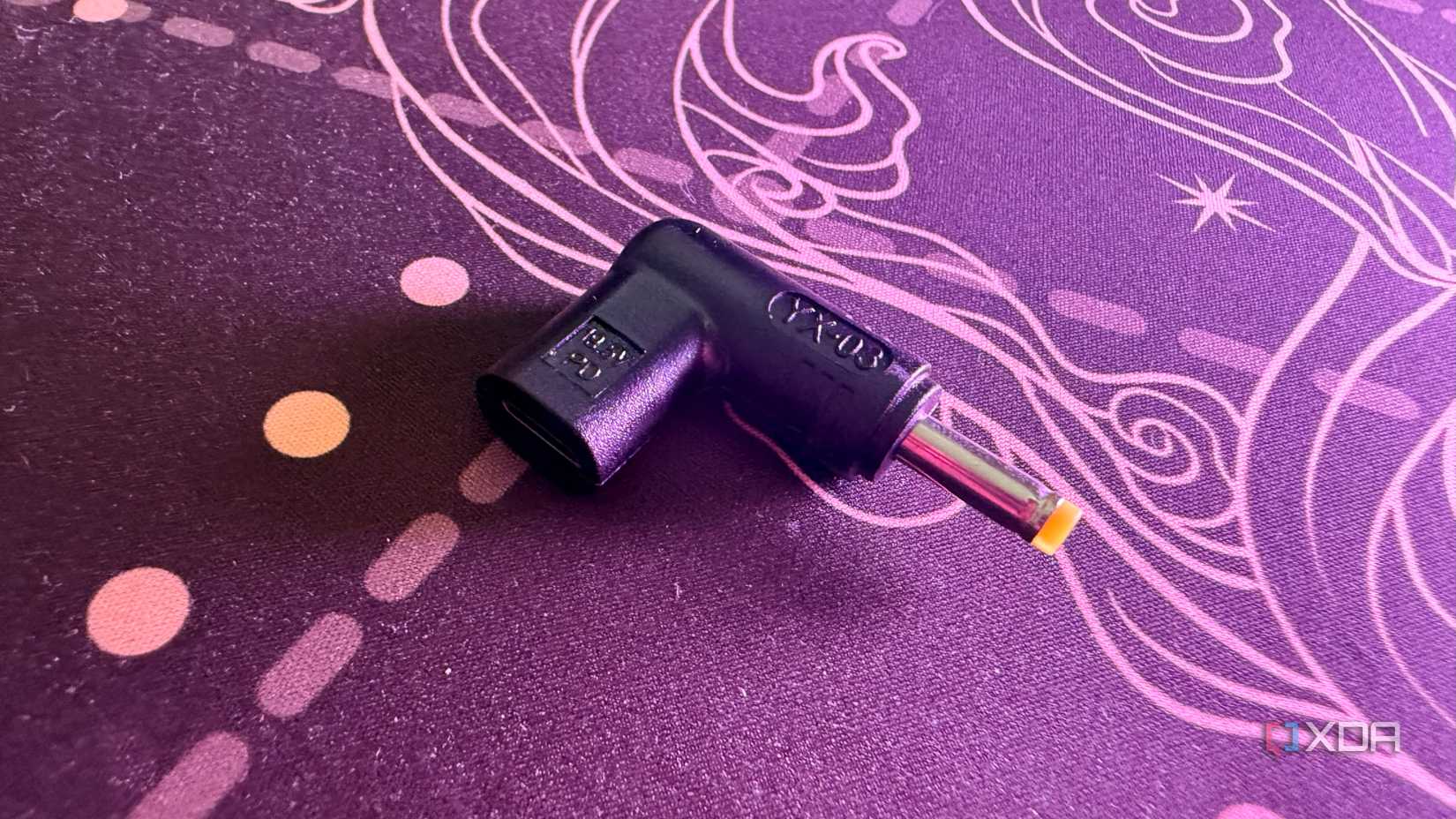 Cận cảnh đầu chuyển USB-C sang DC
