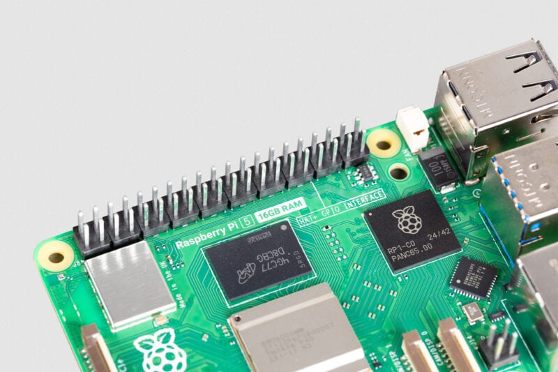 Cận cảnh Raspberry Pi 5 16GB