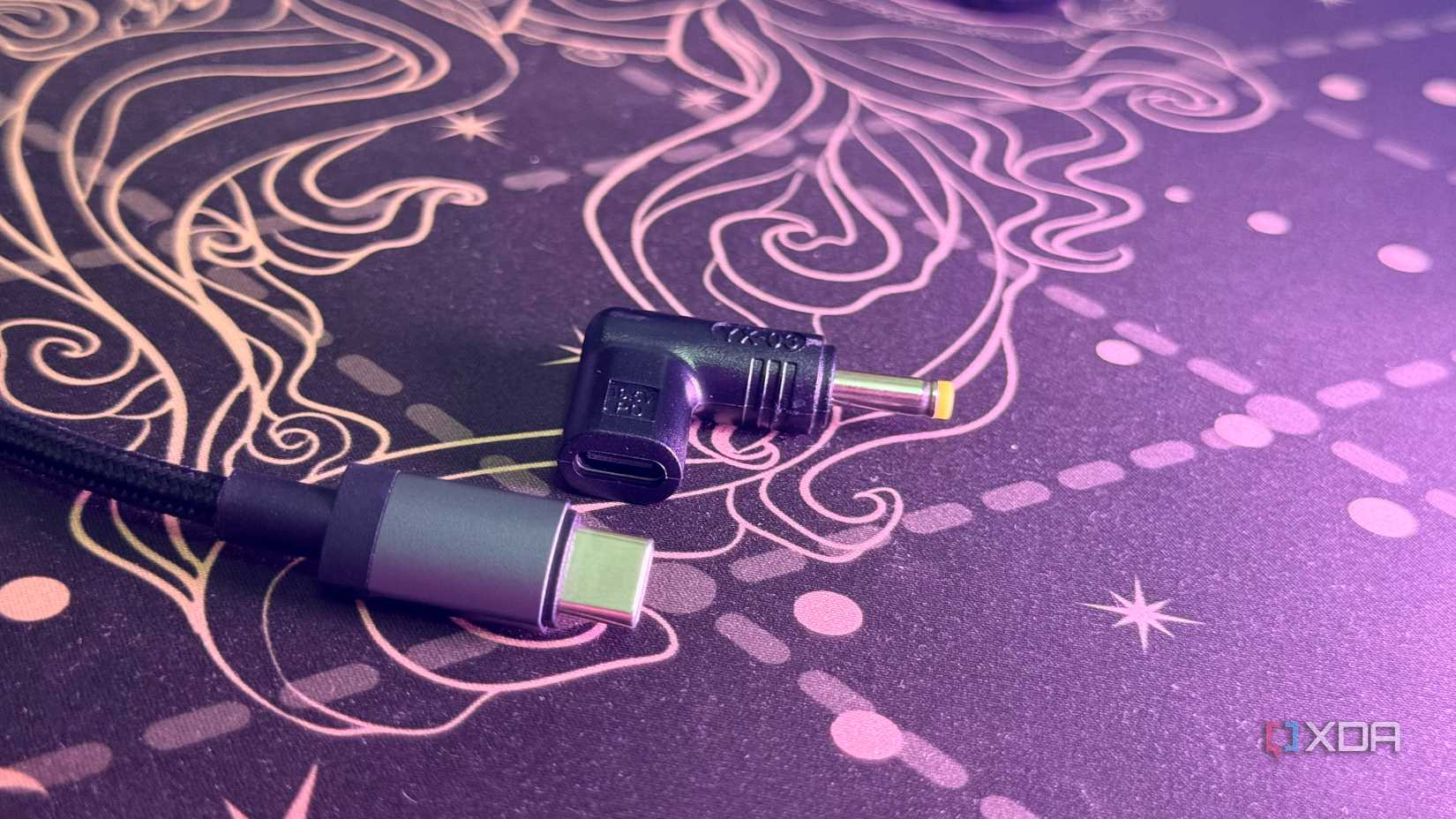 Cáp USB-C cạnh adapter đầu tròn