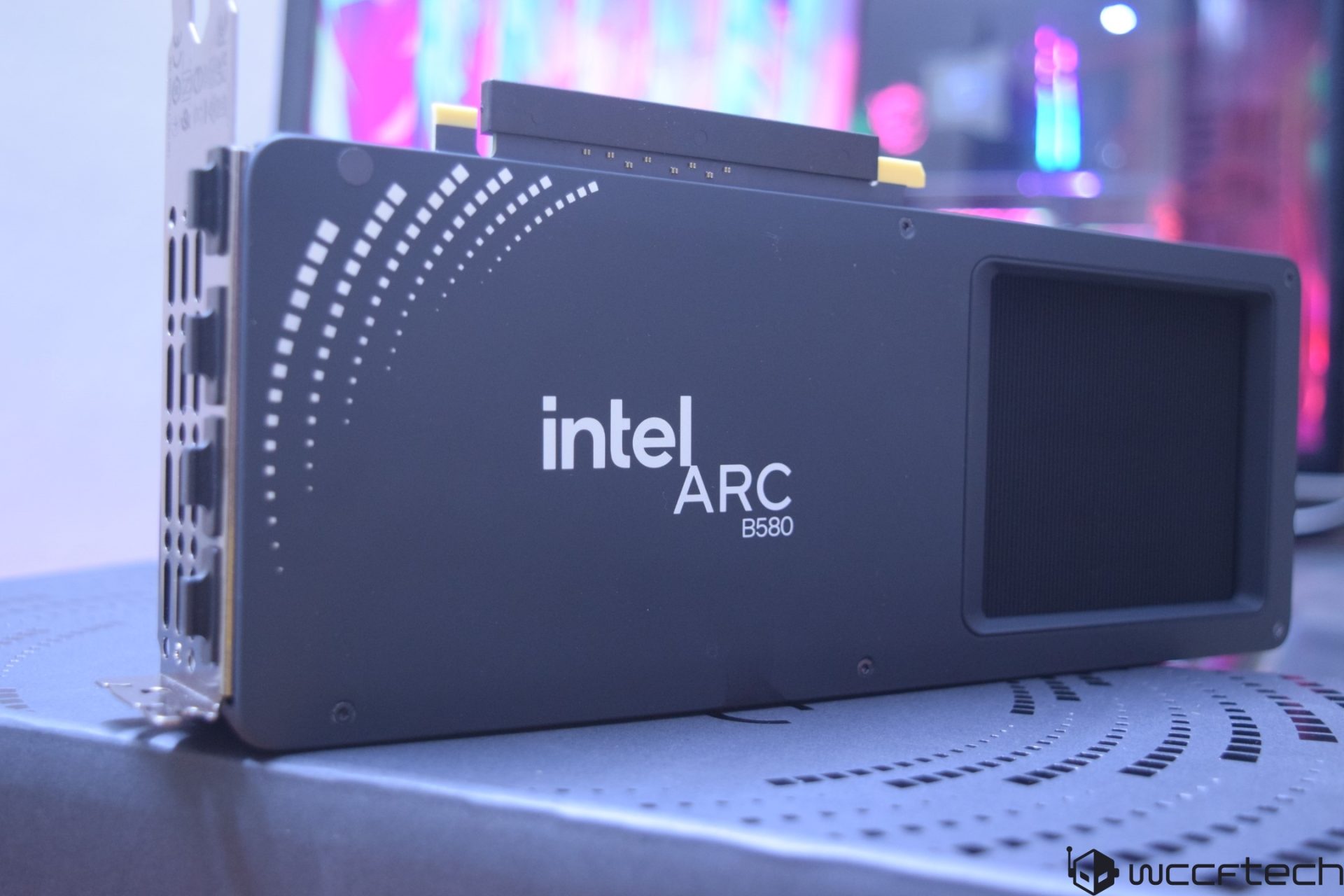 Card đồ họa Intel Arc B580