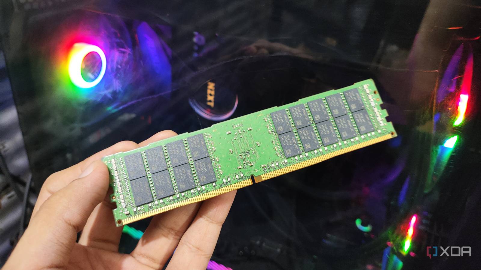 Cấu tạo RAM ECC với 9 chip nhớ