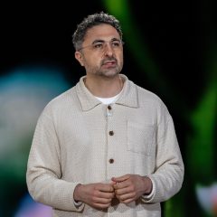 CEO Microsoft AI Mustafa Suleyman tại sự kiện của Microsoft
