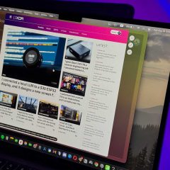 Ảnh chụp laptop hiển thị trang XDA trong cửa sổ nổi của Zen Browser