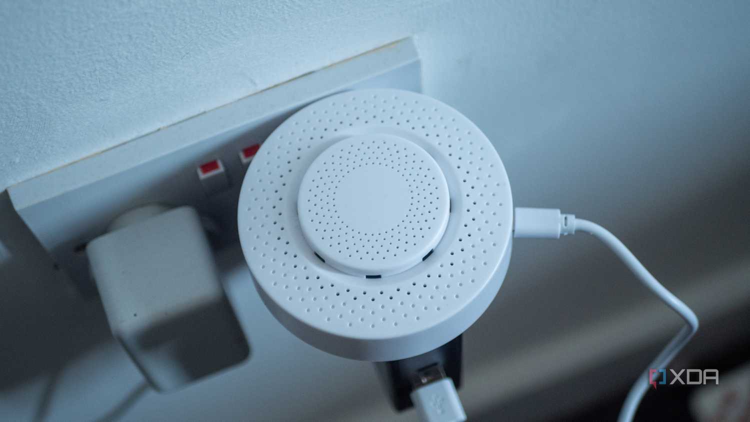 CO2 monitor using Zigbee which also can tell temperature