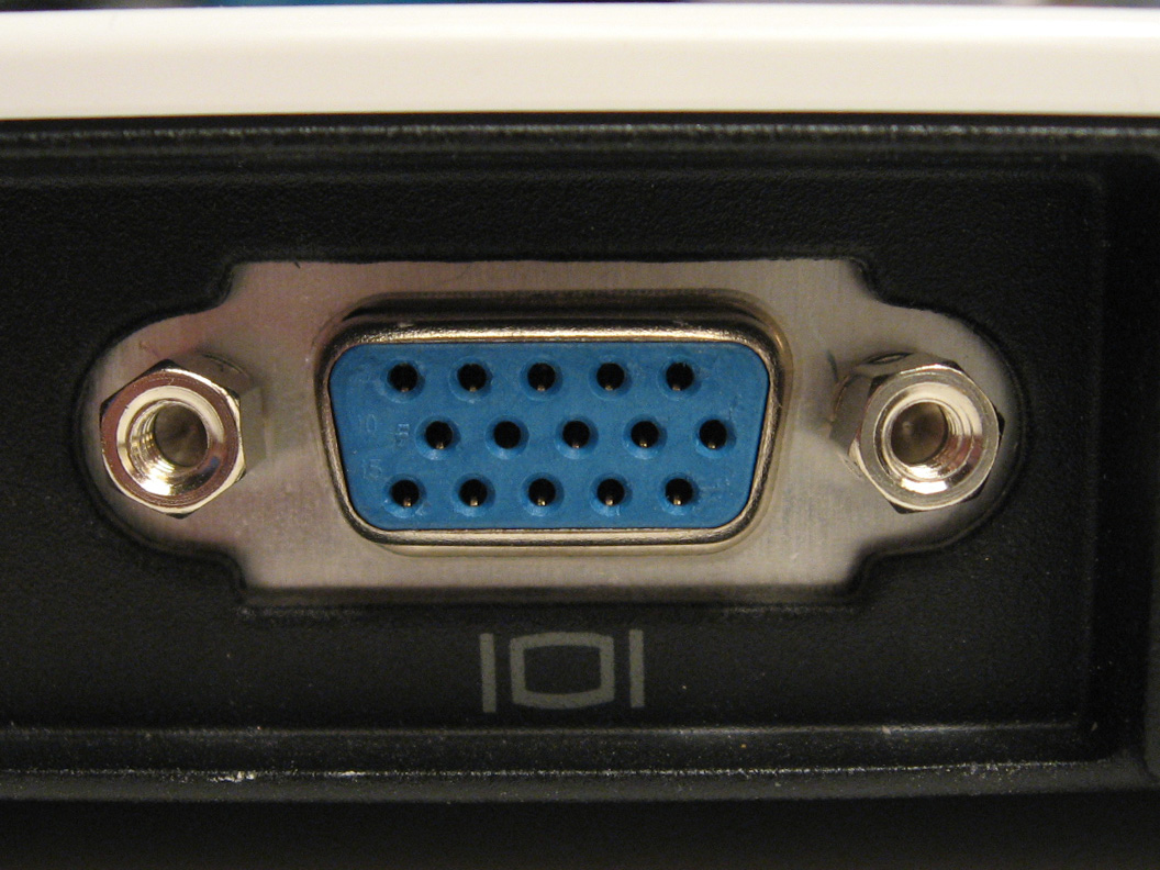 Cổng VGA female tích hợp trên bo mạch máy tính