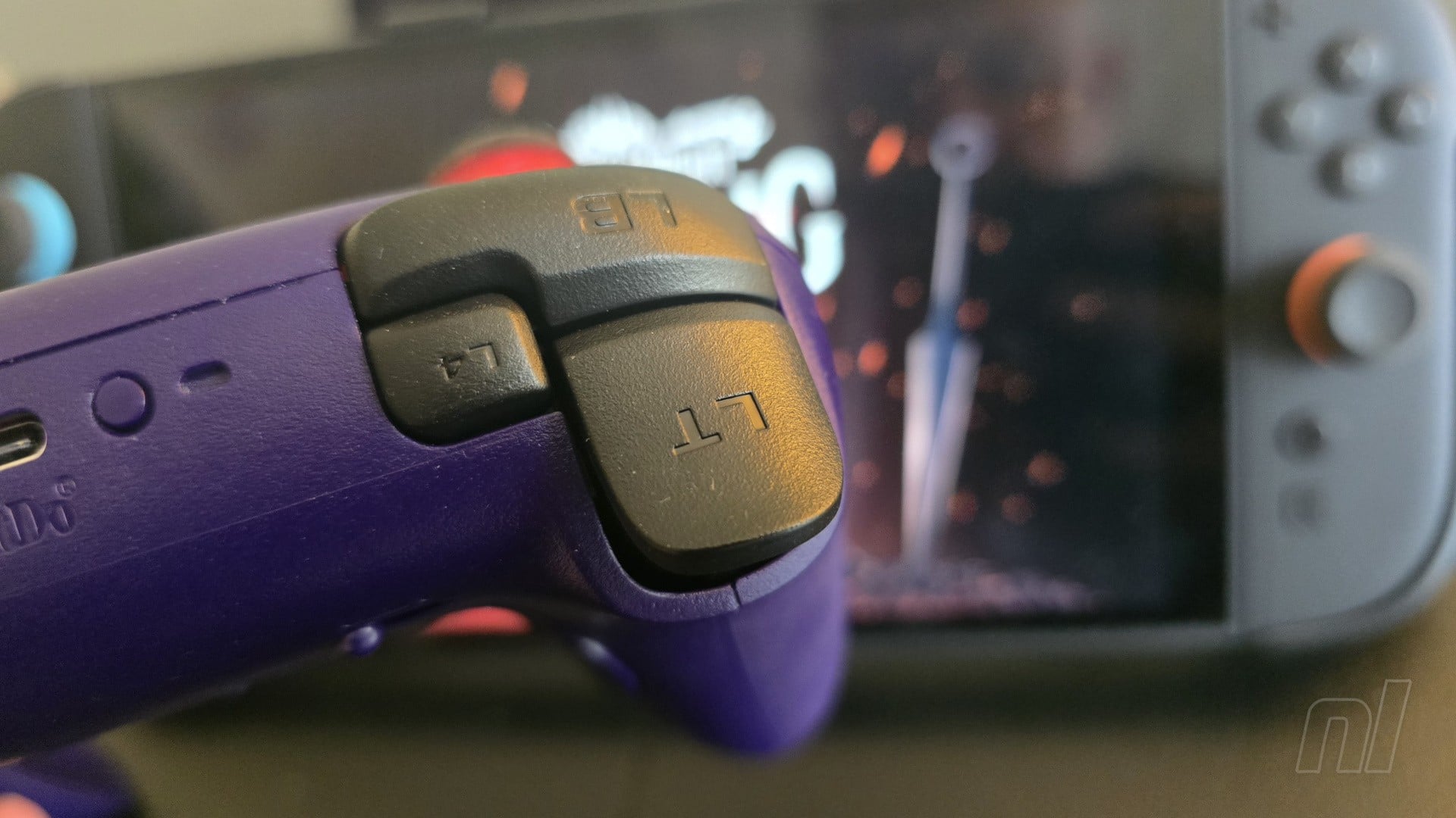 Cụm phím vai và nút phụ L4 trên tay cầm 8BitDo Ultimate 2