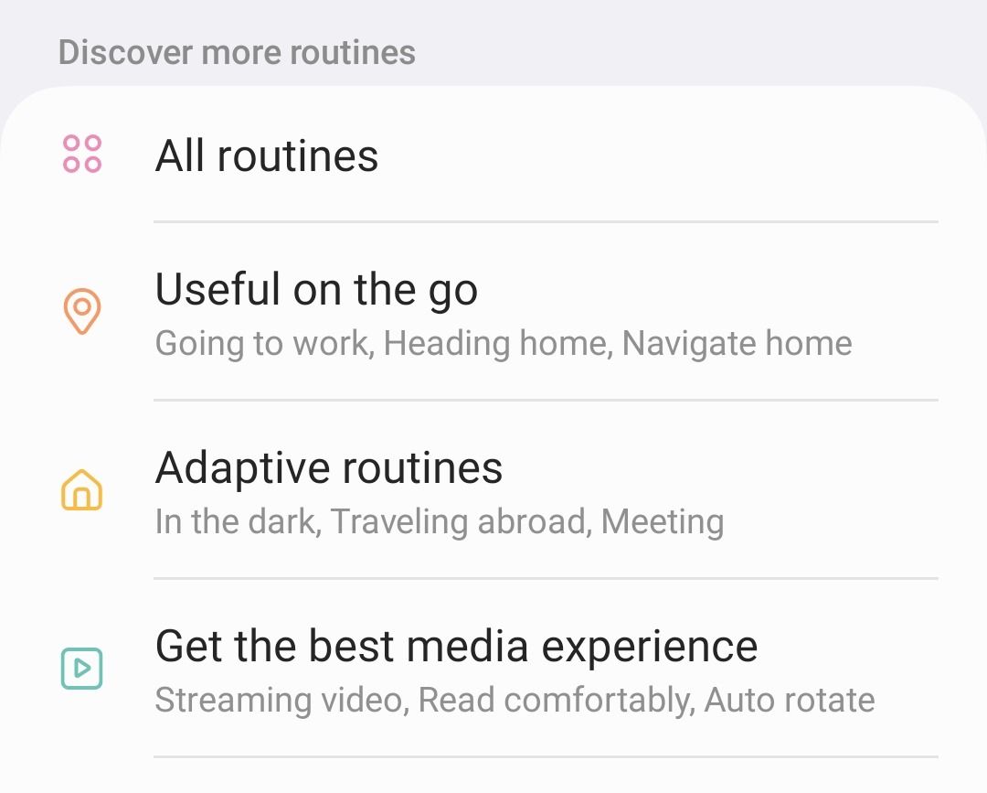 Danh sách routine gợi ý của Samsung: All routines, Useful on the go, Adaptive routines.