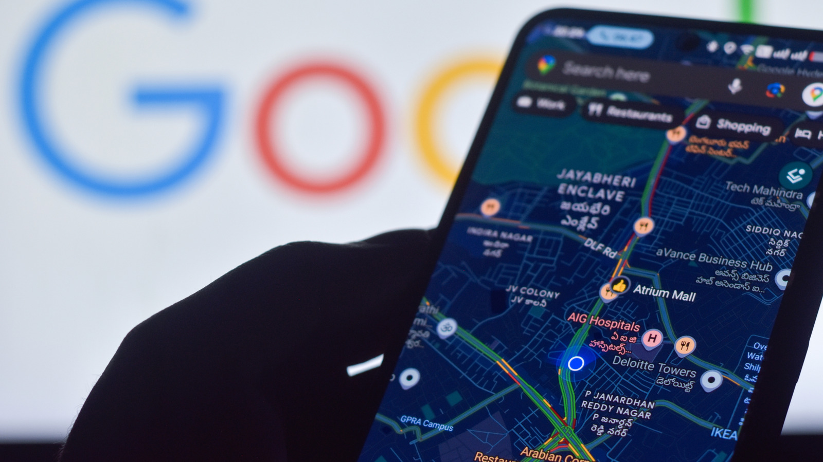 Điện thoại Android mở bản đồ trước logo Google