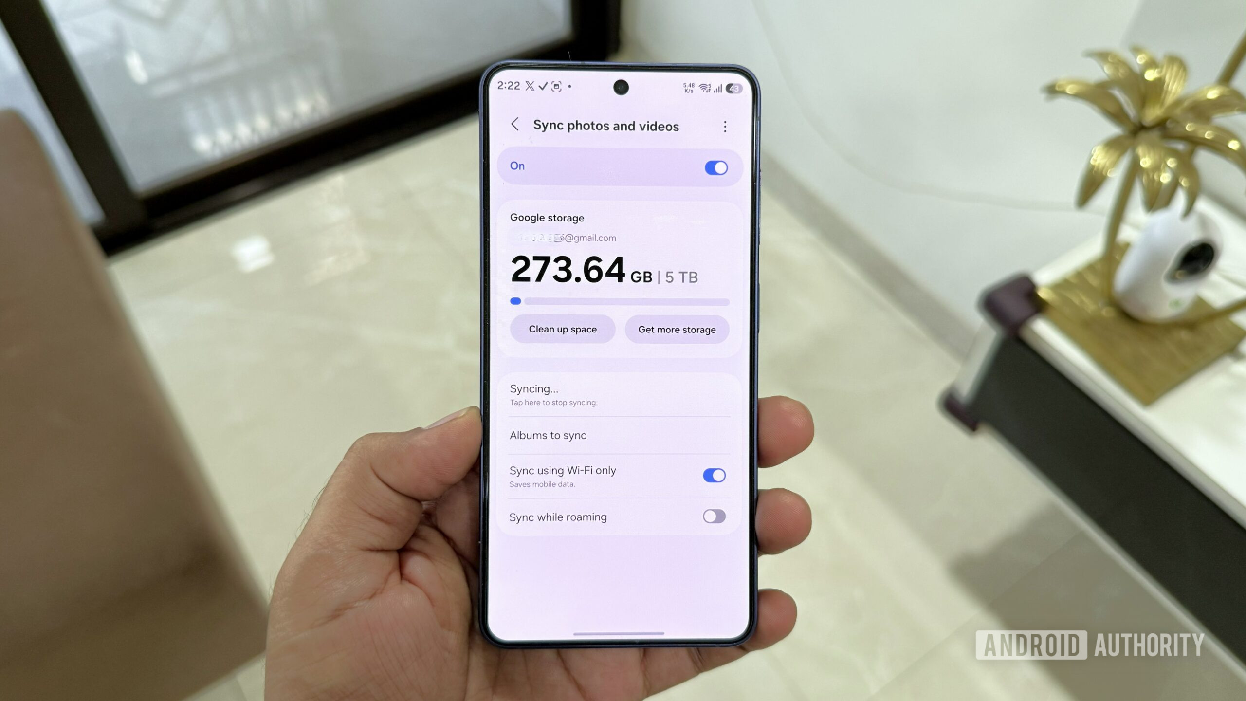 Điện thoại Samsung Galaxy hiển thị tuỳ chọn liên kết tài khoản Google trong cài đặt Bộ sưu tập
