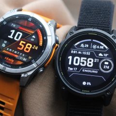 Đồng hồ Garmin Fenix 8 và Enduro 3 đặt cạnh nhau