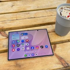 Galaxy Z Fold 8 mở rộng toàn bộ màn hình