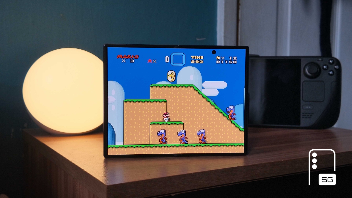 Galaxy Z Fold8 mở màn hình hiển thị nội dung video