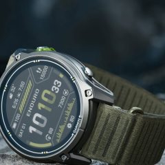 Garmin Enduro 4 mặt trước màn hình MIP viền titanium