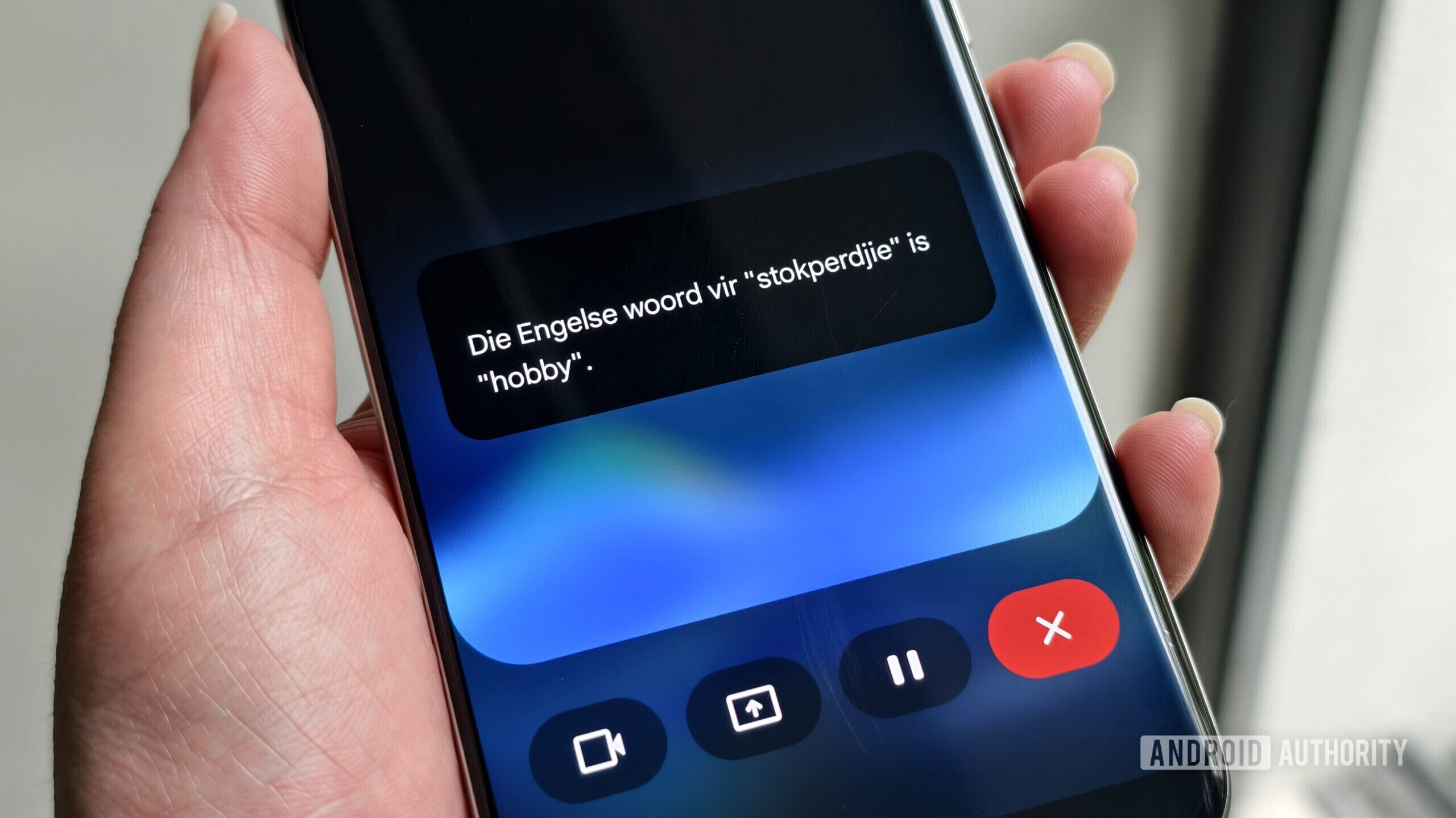 Gemini Live đang phản hồi trong hội thoại thoại trên Android