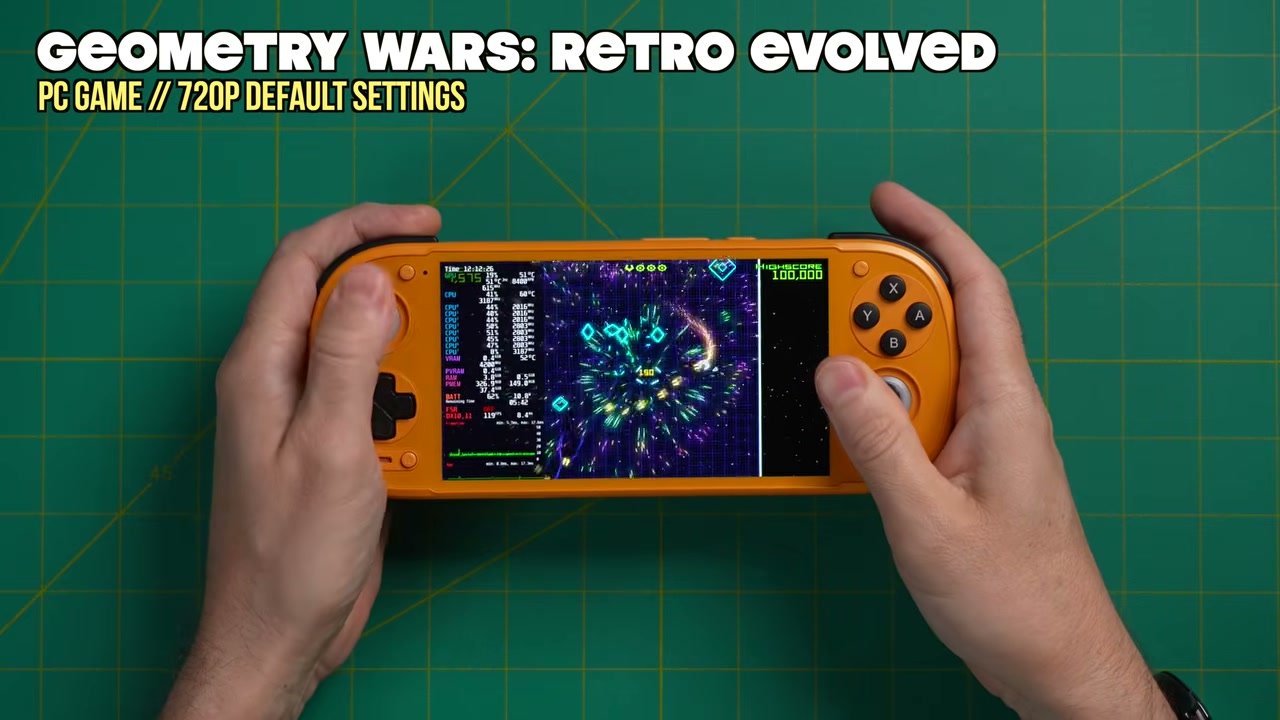 Geometry Wars Retro Evolved chạy trên thiết bị cầm tay