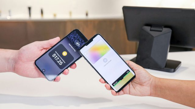 Giao dịch chạm qua Apple Pay hiện gắn với hệ thống ví của Apple, đúng vào giới hạn truy cập mà CMA muốn xem xét.