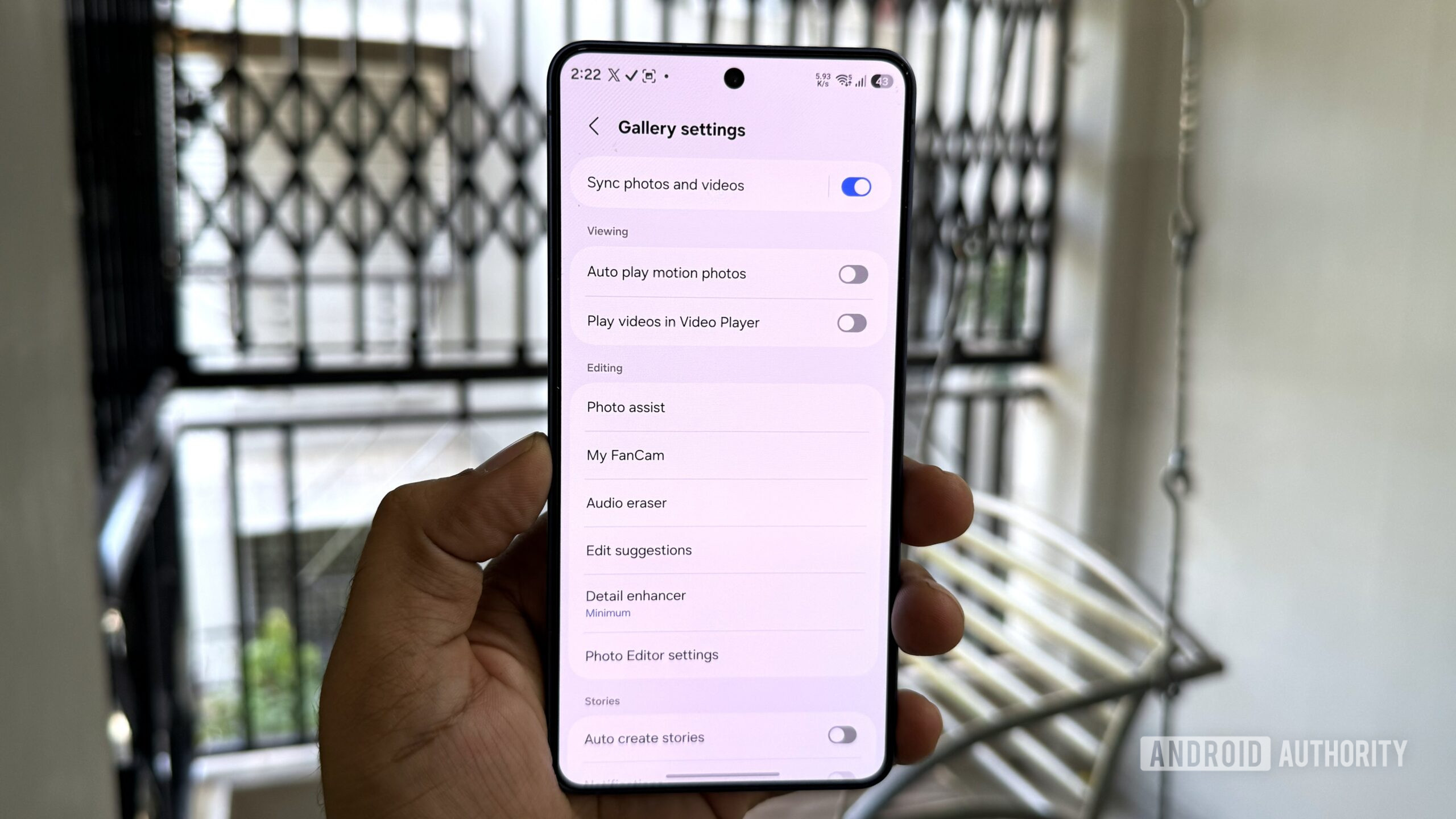 Giao diện cài đặt Bộ sưu tập Samsung với tuỳ chọn sao lưu ảnh và video lên đám mây