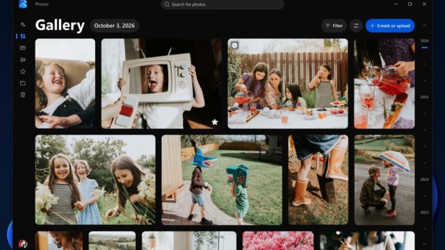 Giao diện Gallery của ứng dụng Photos trên Windows 11 hiển thị thư viện ảnh theo dòng thời gian