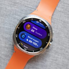 Giao diện One UI Watch hiển thị trên màn hình Samsung Galaxy Watch 8 Classic