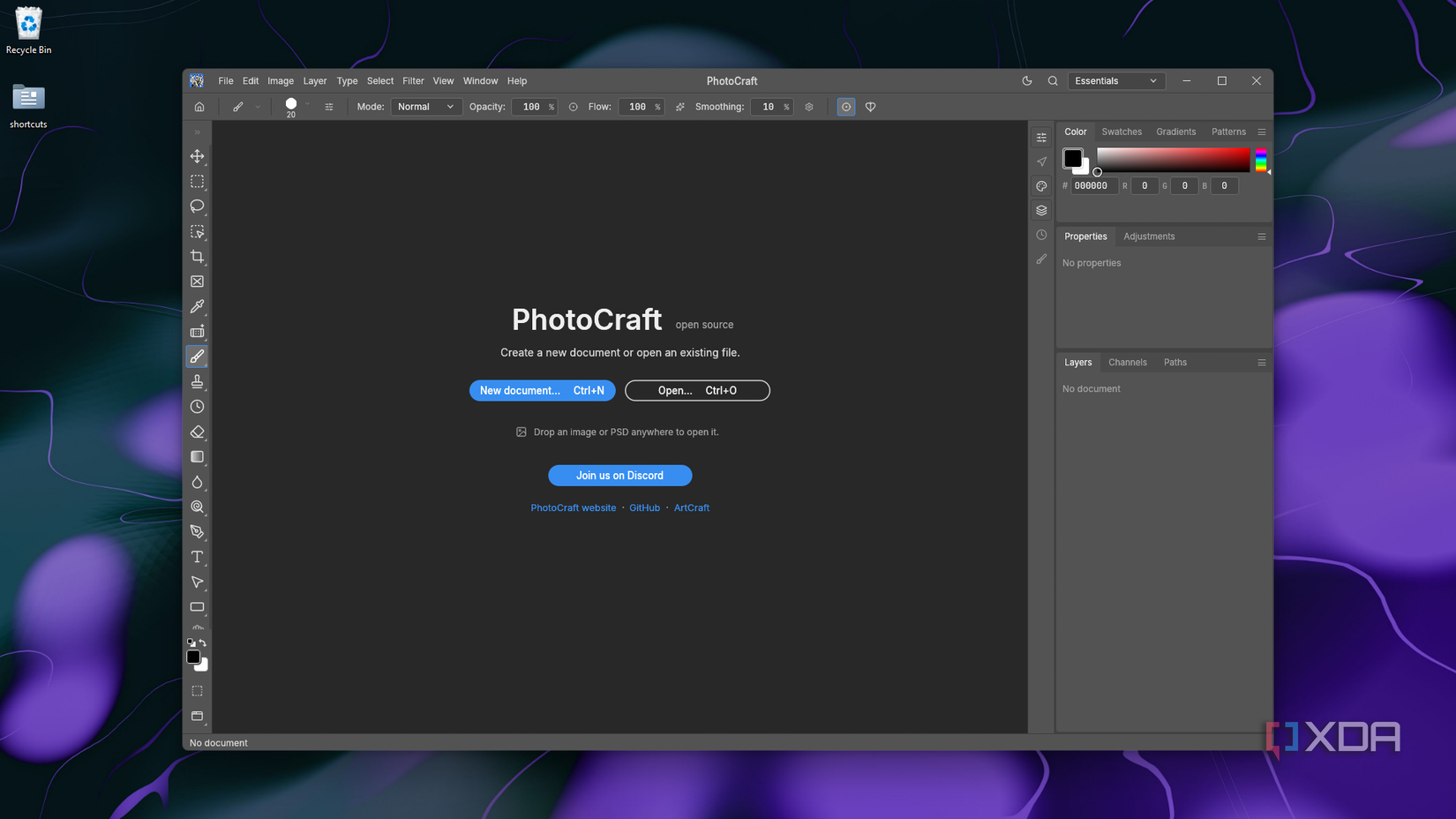 Giao diện PhotoCraft với thanh công cụ và bảng điều khiển theo bố cục quen thuộc của Photoshop