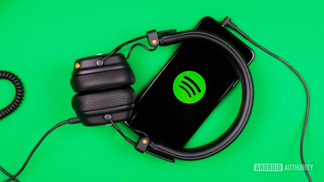 Giao diện Spotify trên màn hình máy tính