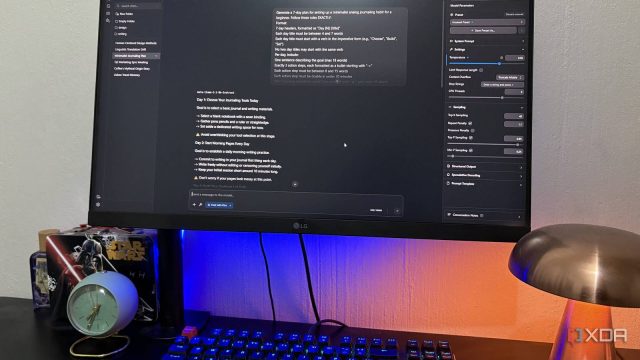 Giao diện trò chuyện với mô hình ngôn ngữ trong LM Studio trên màn hình máy tính để bàn