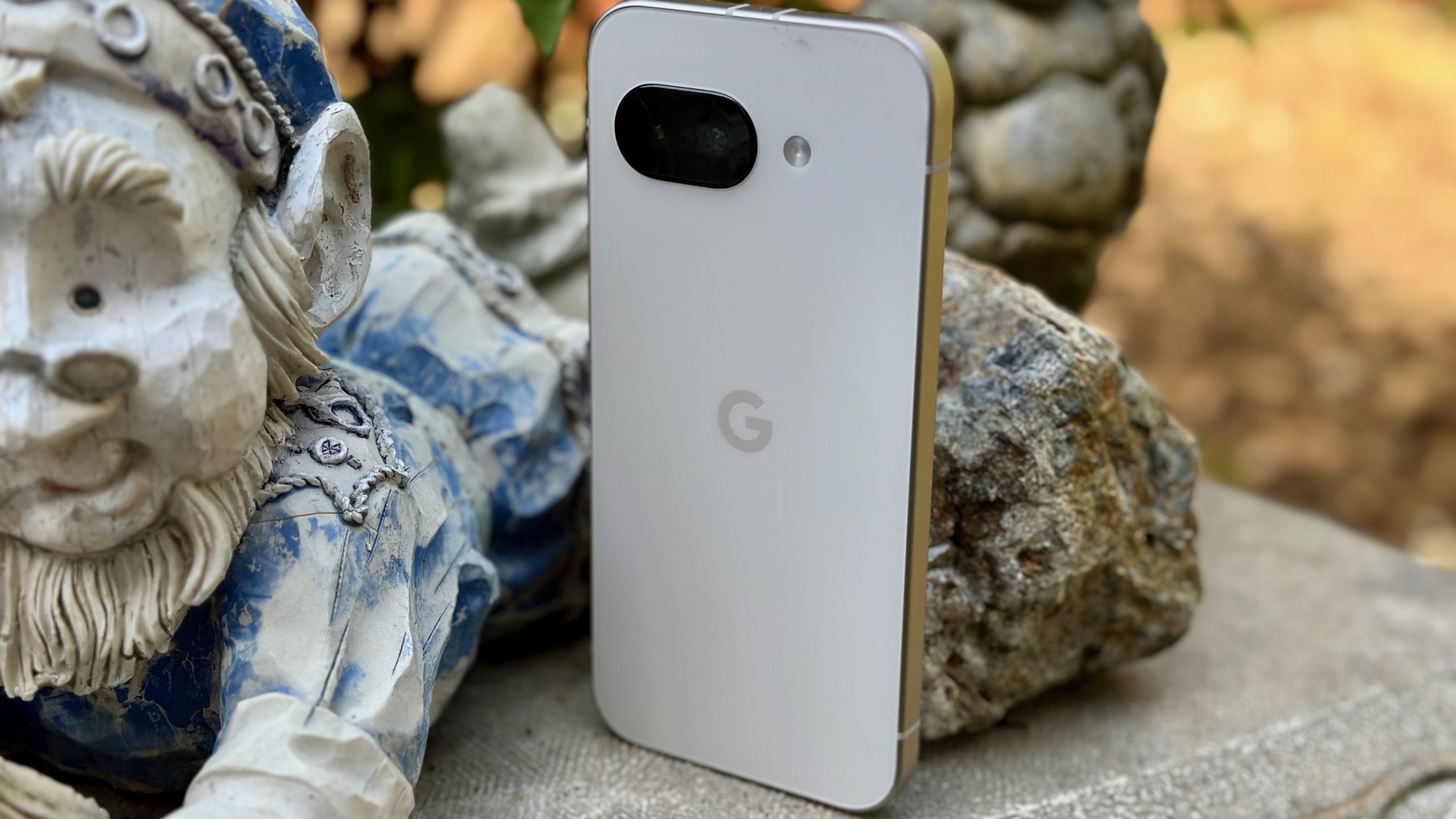 Google Pixel 9a màu sứ