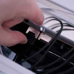 Hai nhánh 4-pin có thể ghép thành đầu 8-pin hoặc dùng riêng theo ổ nguồn của bo mạch chủ.