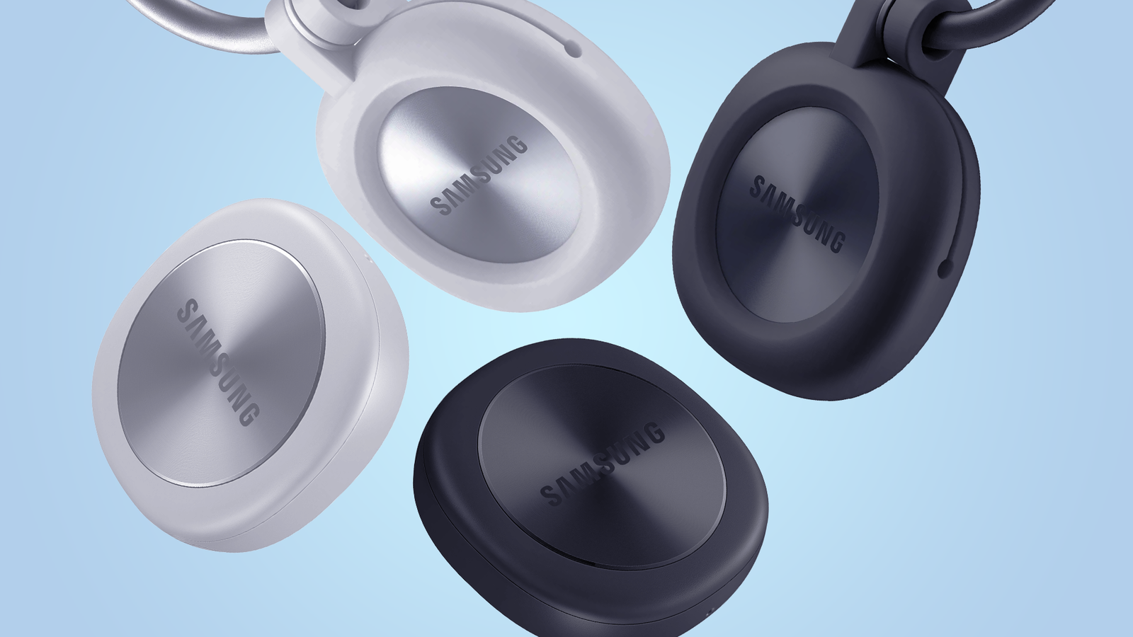 Hai thiết bị Samsung SmartTag màu đen và trắng trên nền xanh nhạt
