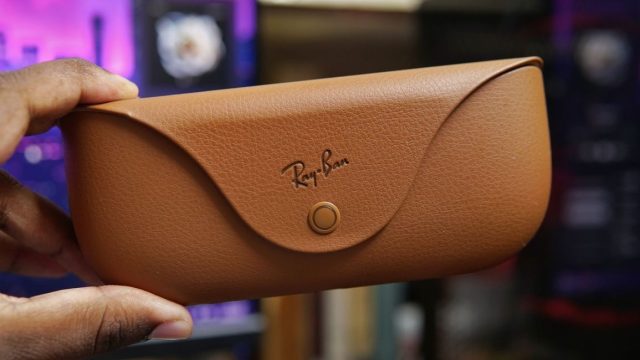Hộp kính thông minh Ray-Ban Meta màu nâu
