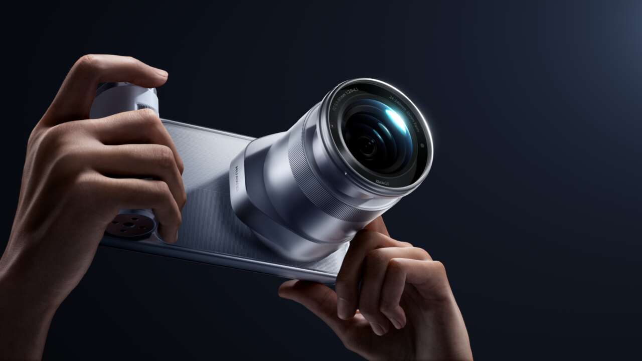 Huawei Mate 90 Pro Max Collector's Edition gắn module ống kính rời Ruiying Z10 và báng cầm tay