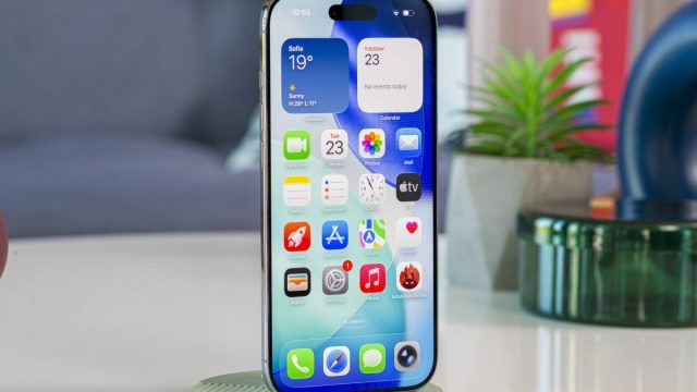 iPhone Air đời đầu trong ảnh minh họa bài viết về tin đồn iPhone Air 2