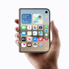 iPhone Duo cầm trên tay