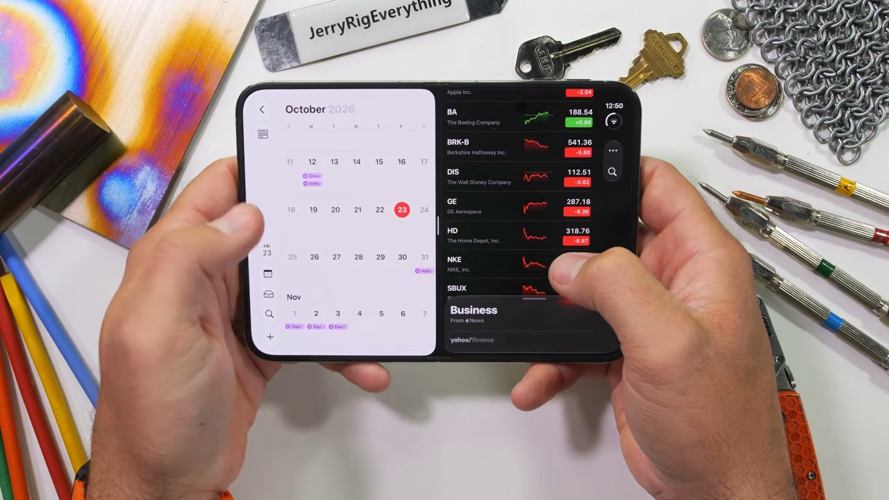 iPhone Duo mở hai ứng dụng cạnh nhau