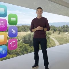 John Ternus tại sự kiện Apple