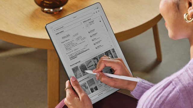 Kindle Scribe là máy chuyên dụng; hỗ trợ ghi chú trên Android giúp người đã có thiết bị tương thích không cần mua thêm máy chỉ để viết lên sách Kindle.
