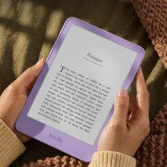 Kindle thế hệ mới màu Ube với màn hình phẳng liền viền